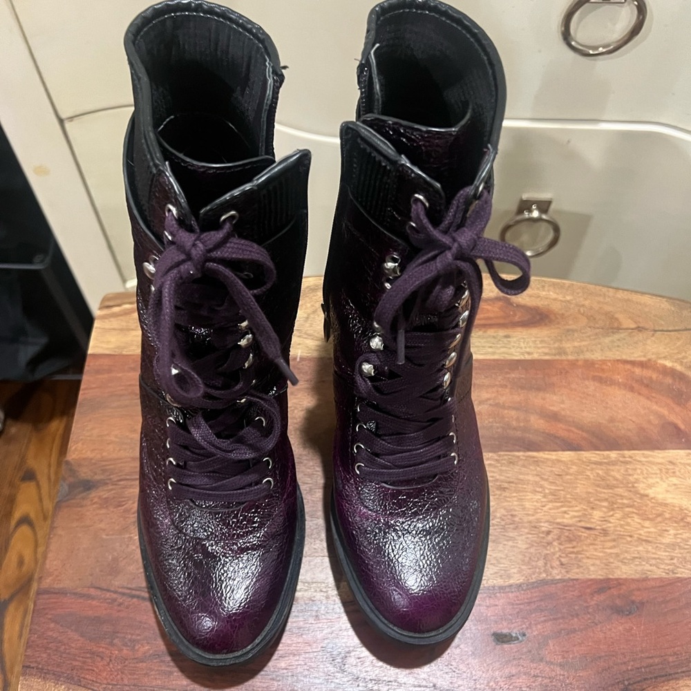 Vince Camuto boots women's Ermania Leather laceup Platform Lug Sole